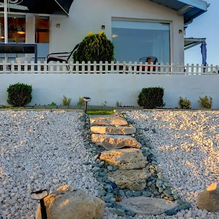21,22 Albena Sea View בית נופש *